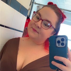 Meet your Posher, Carrie